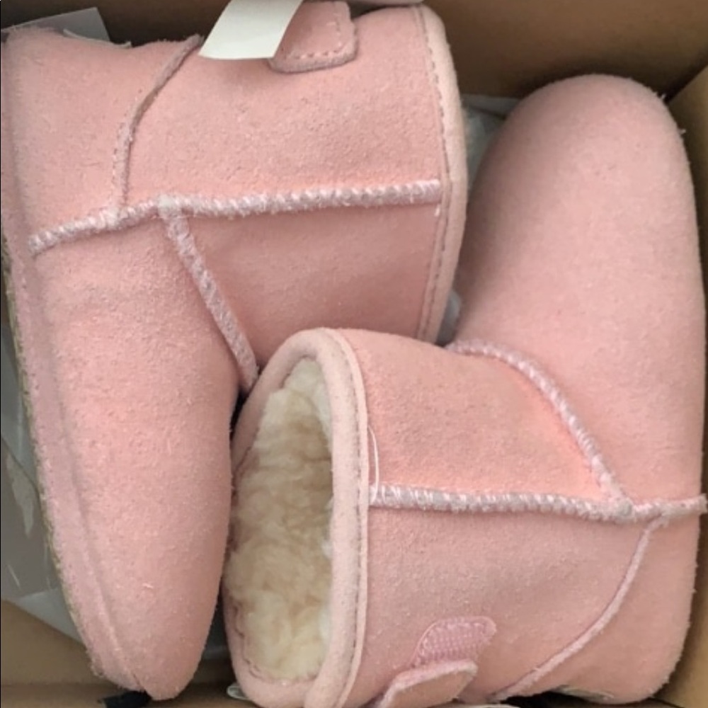 Crib Uggs